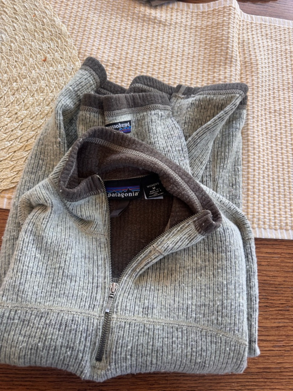Vintage Patagonia Women's half Zip-Up Sweater with Dark Trim size medium